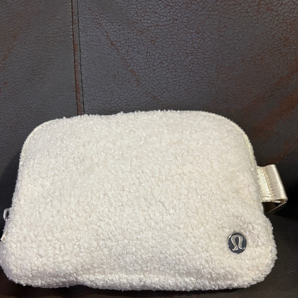 Lululemon Beltbag Sherpa Ivory-White